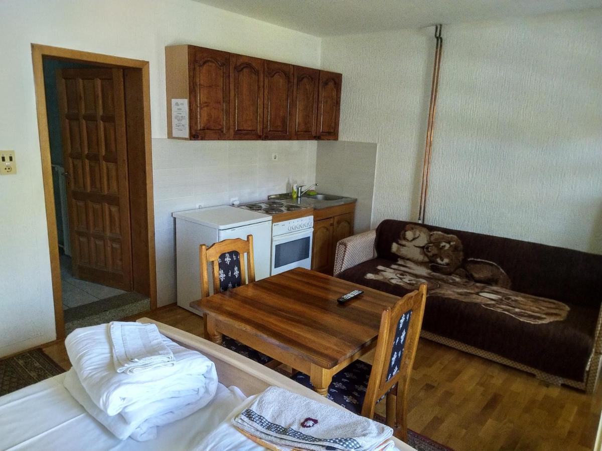 Apartments And Rooms Vicko Brzeće Eksteriør billede