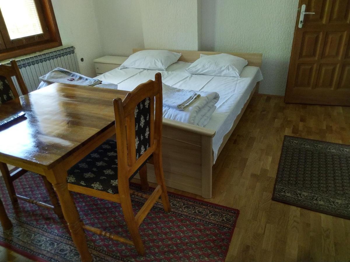 Apartments And Rooms Vicko Brzeće Eksteriør billede