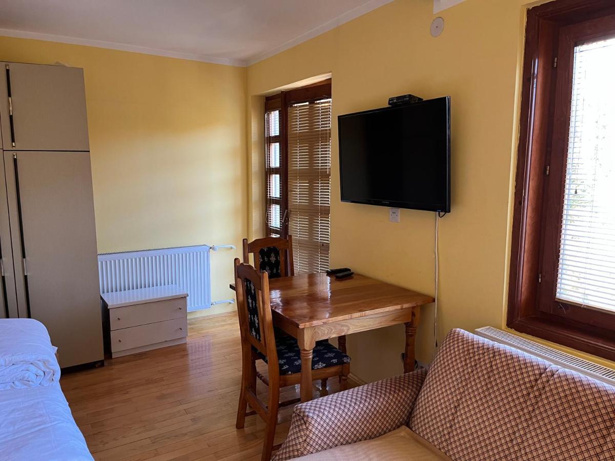 Apartments And Rooms Vicko Brzeće Eksteriør billede