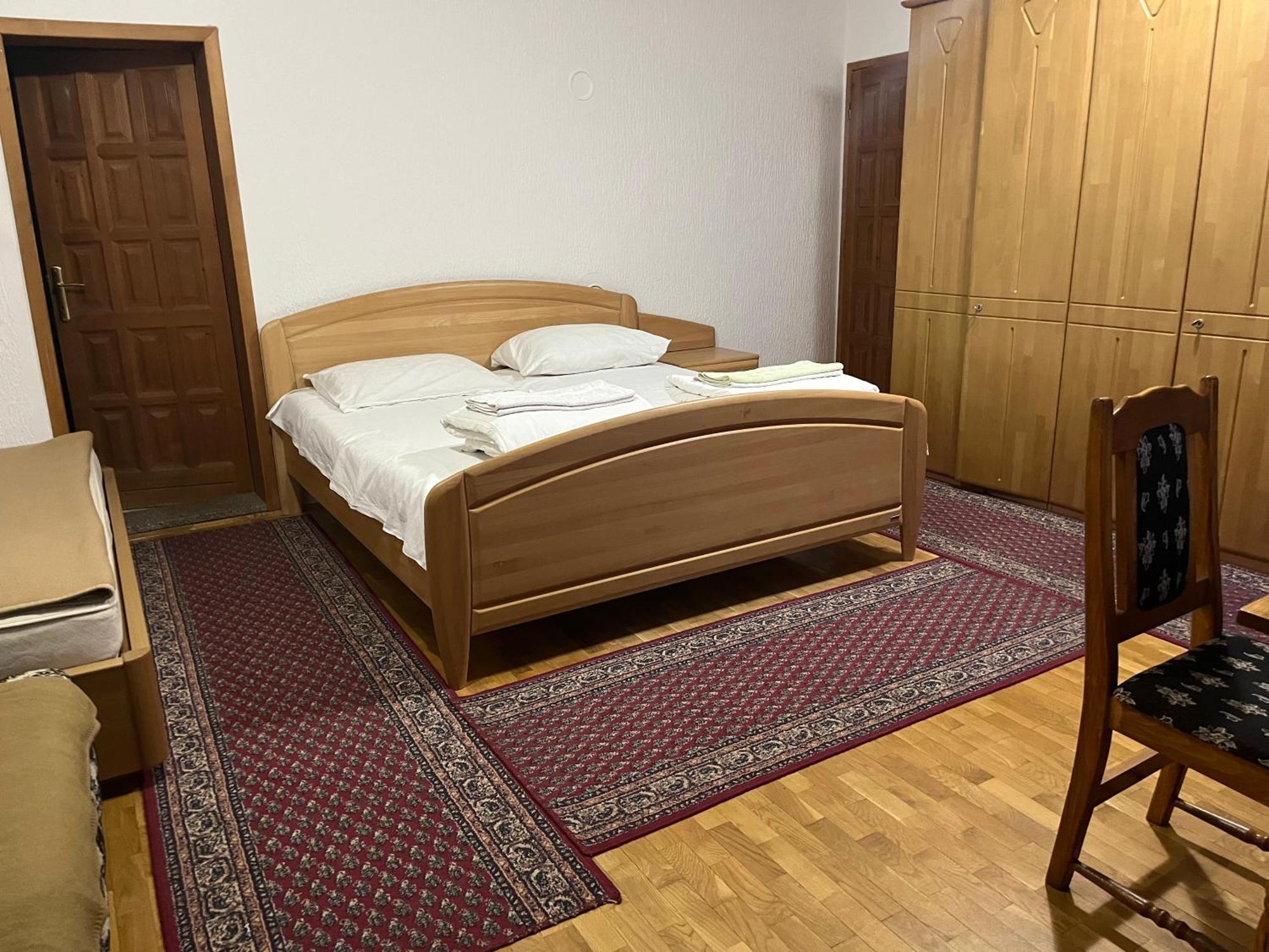 Apartments And Rooms Vicko Brzeće Eksteriør billede