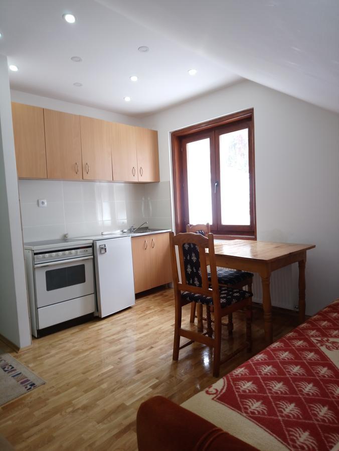 Apartments And Rooms Vicko Brzeće Eksteriør billede