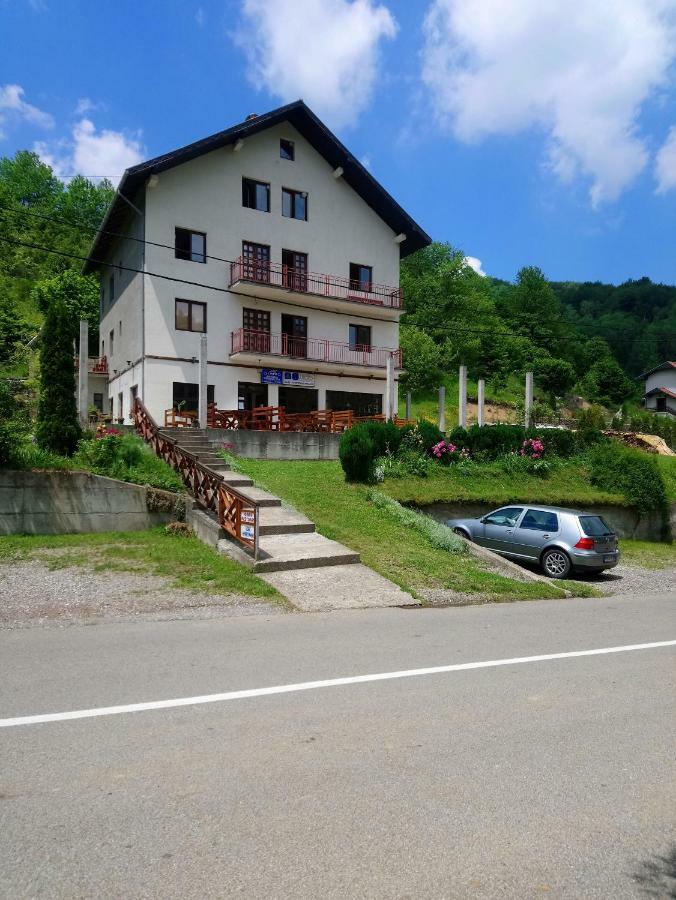 Apartments And Rooms Vicko Brzeće Eksteriør billede